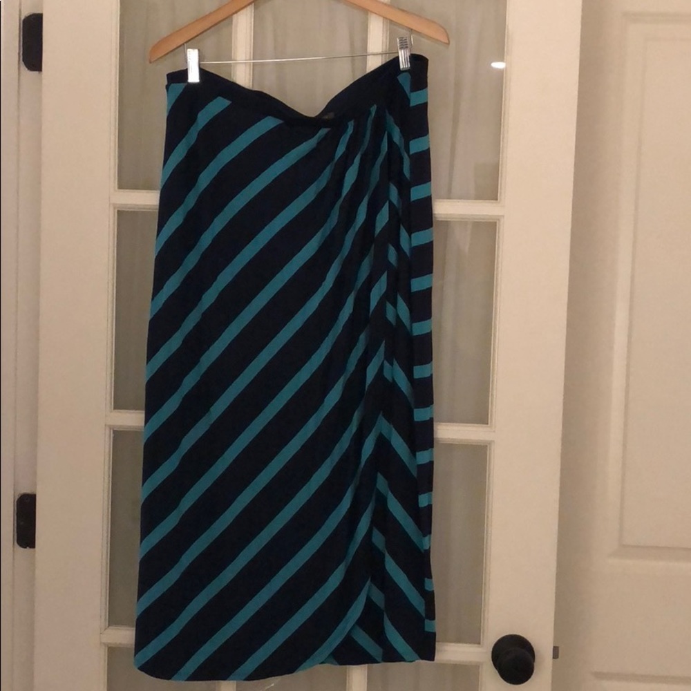 Tommy Bahama navy striped skirt